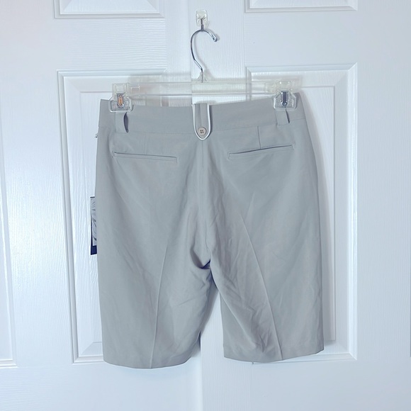 Maggie Lane Golf Shorts, size 2, Tan, 21 1/2 inch top to bottom - Picture 2 of 5
